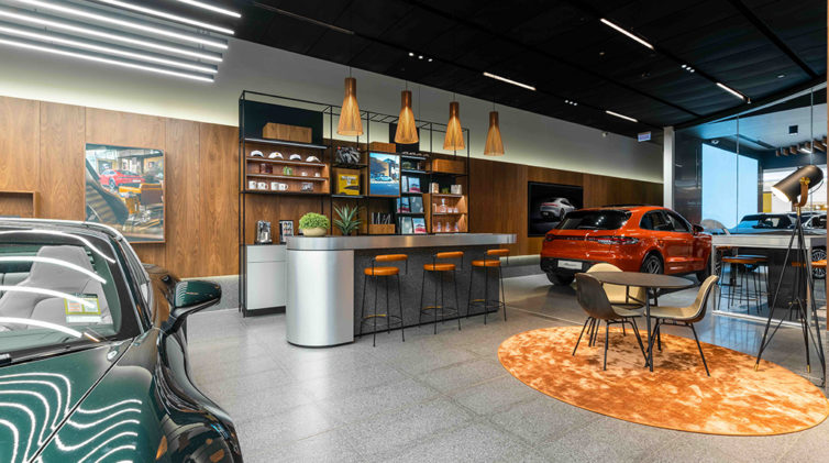 5-Star Lounge